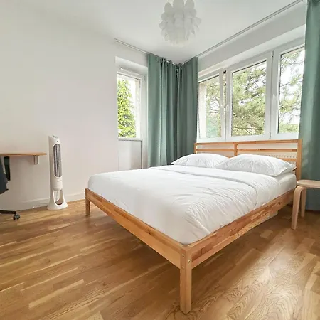 Fantastays - Pine Lägenhet *