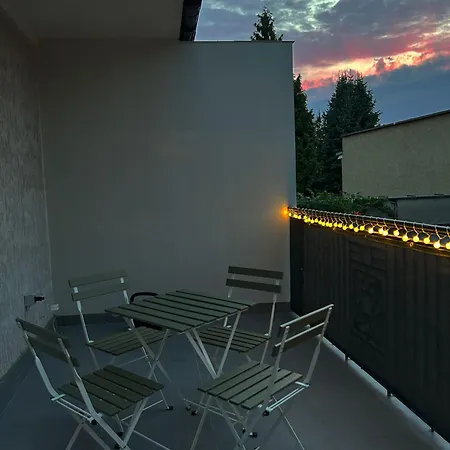 Fantastays - Pine Apartment Breslau